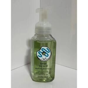 Bath & Body Works Blueberry Glazed Donut Foaming Hand Soap - “Treat Yo Self”